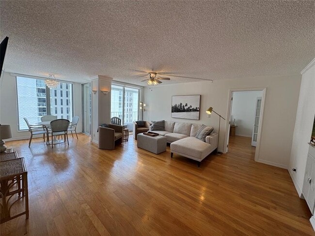 Building Photo - 1010 S Ocean Blvd