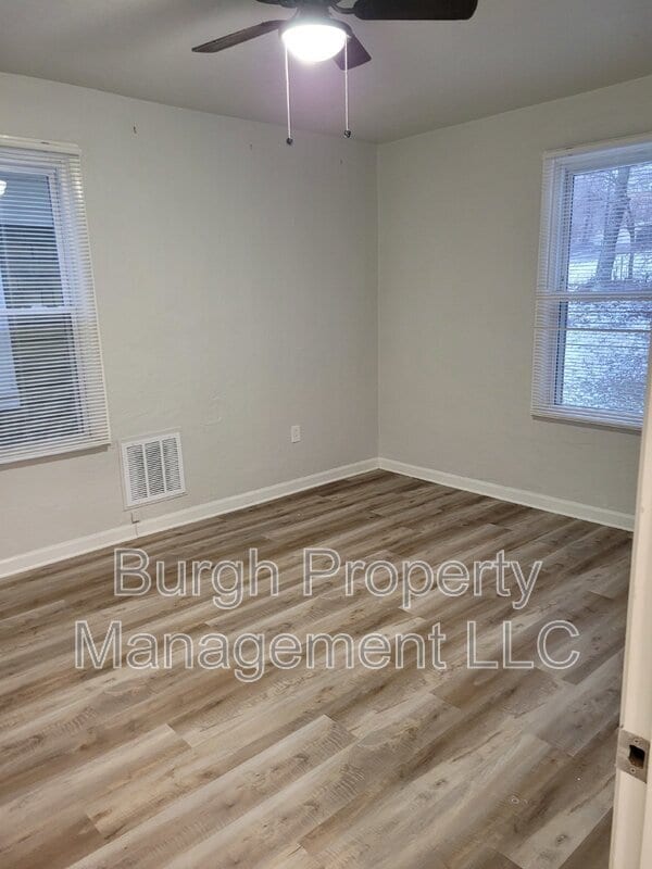 Building Photo - 2607 Voelkel Ave