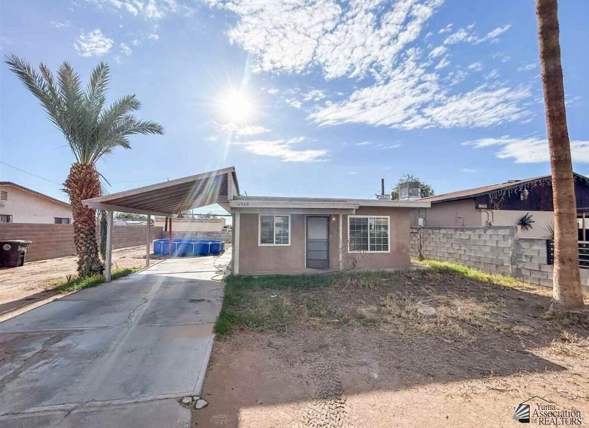 Primary Photo - 1330 La Madera Dr