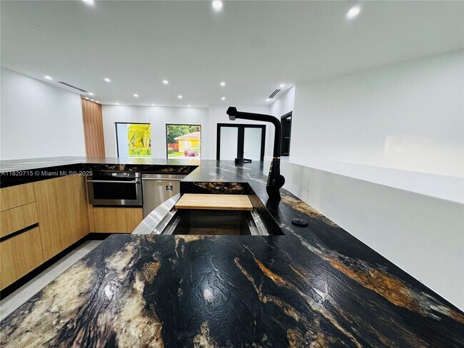 Foto del edificio - 19614 SW 133rd Ct