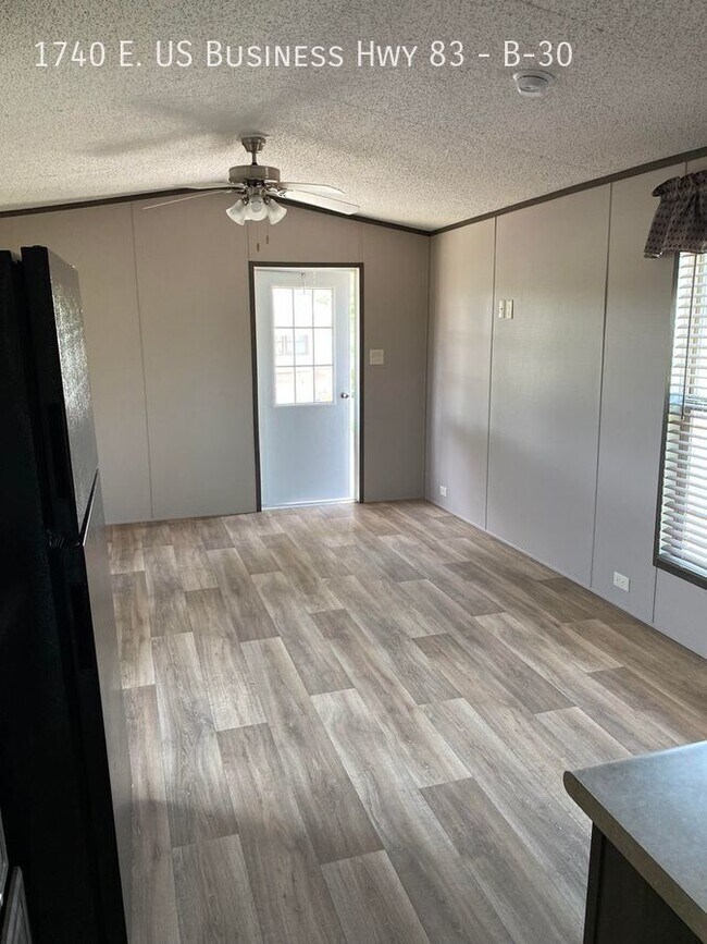 Building Photo - 1740 E U.S. Business 83