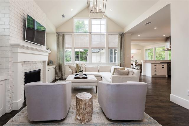 Foto del edificio - 8703 Glencrest Ln
