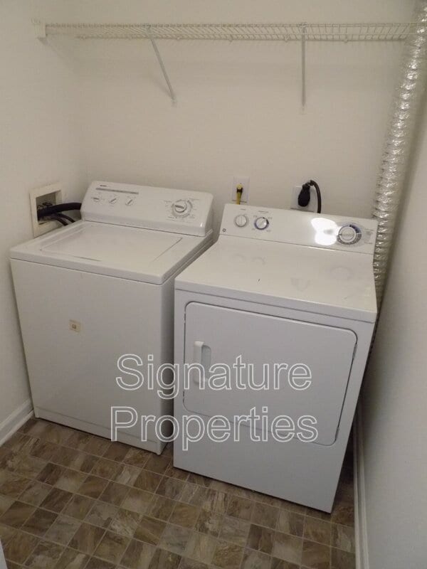 Building Photo - 801 Brassie Ln