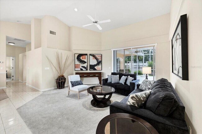 Foto del edificio - 6392 Woodbirch Pl
