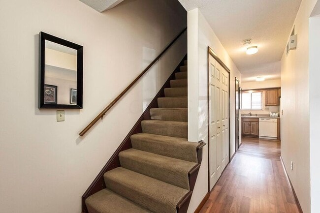 Building Photo - 673 Olde Towne Ave