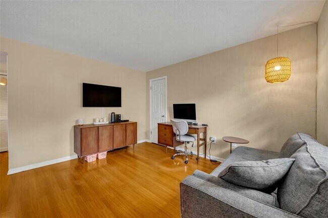 Foto del edificio - 1525 Catherine St