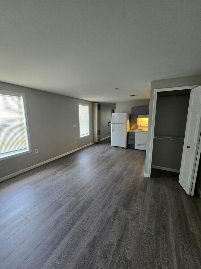 Foto del edificio - 36984 Division Rd