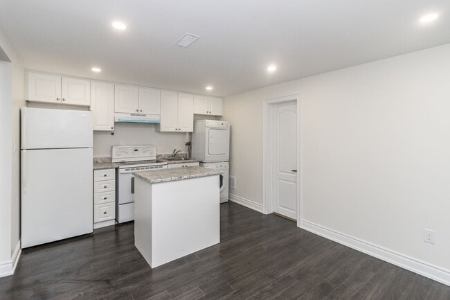 Building Photo - 7 Pipestone Pl