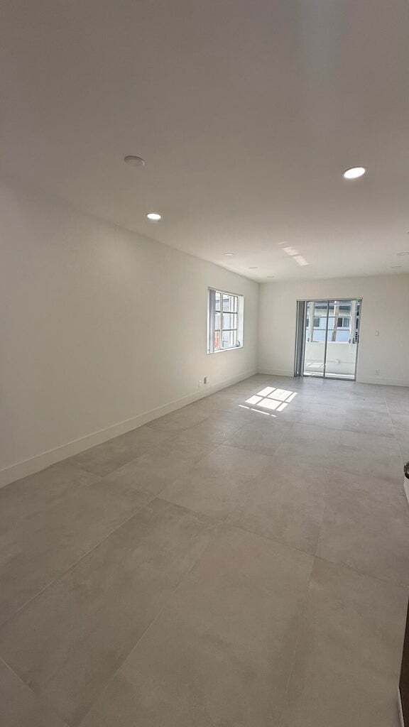 Foto del edificio - 6505 Winfield Blvd