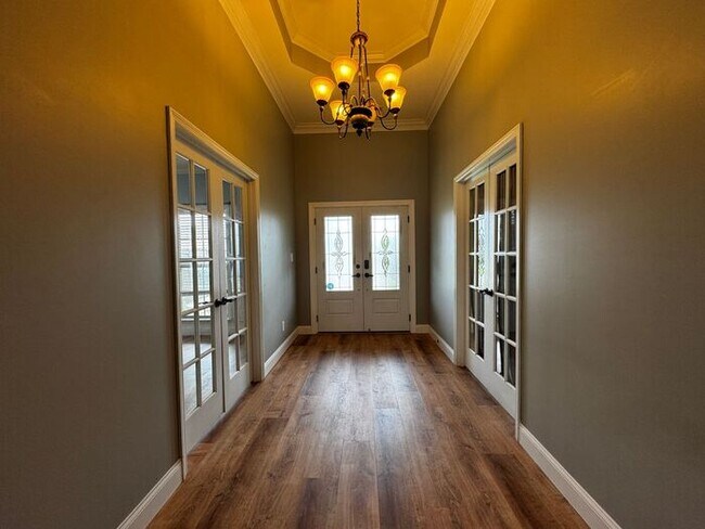 Foto del edificio - Near Redstone Arsenal Gate 1 with fence, storm shelter and AMAZING spa shower in primary suite