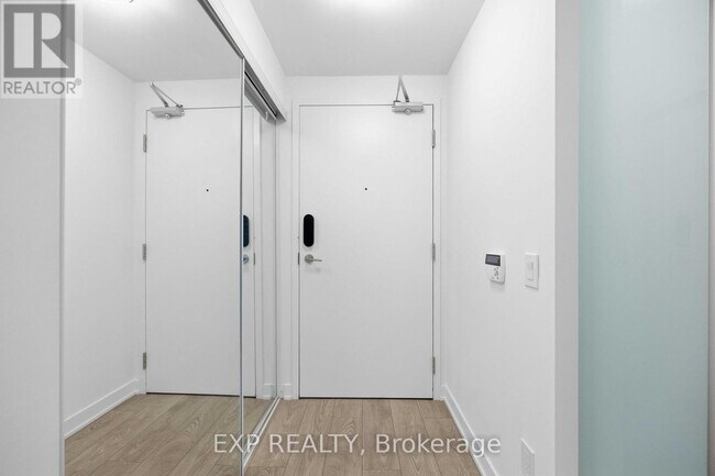 Photo du bâtiment - 543 Richmond St W