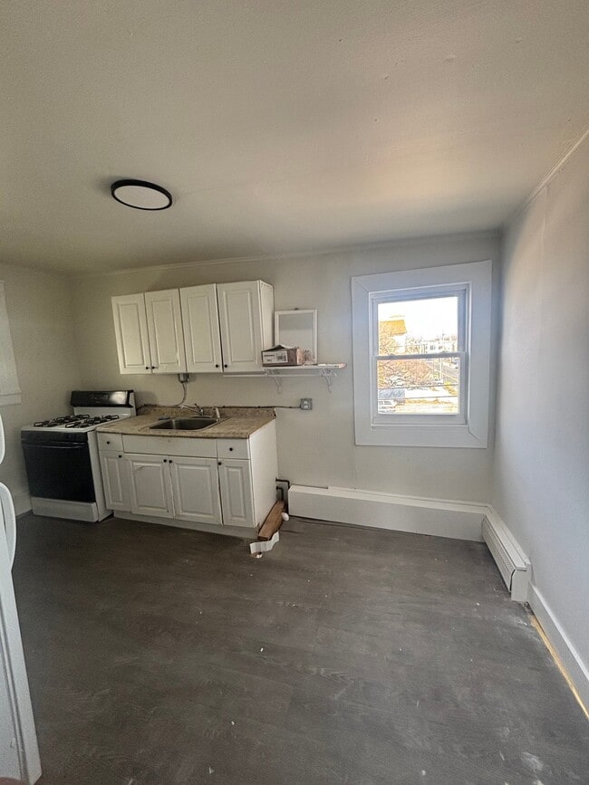 Building Photo - 201 4th St