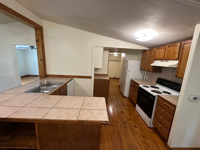 Building Photo - 9910 Farris Loop