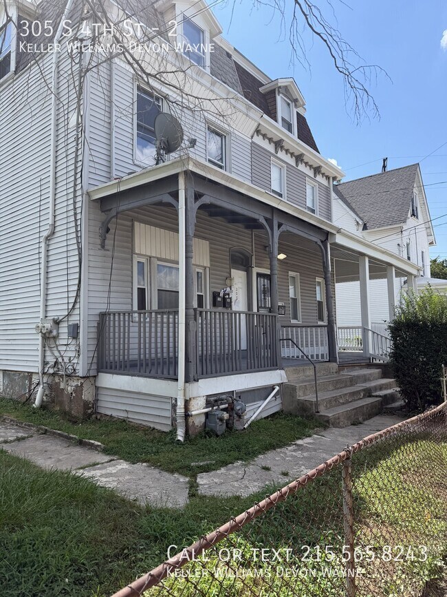 Building Photo - 305 S 4th St