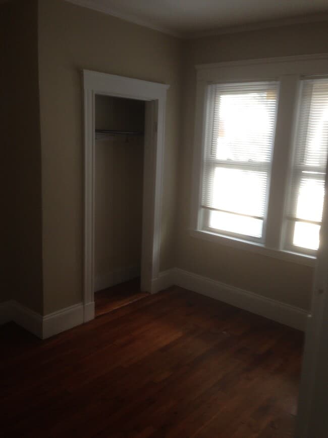 Building Photo - 98 Forest Hills St