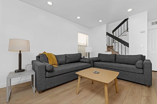 Building Photo - 4139 Lost Springs Dr