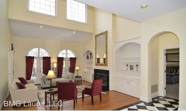 Building Photo - 12625 Golden Oak Dr
