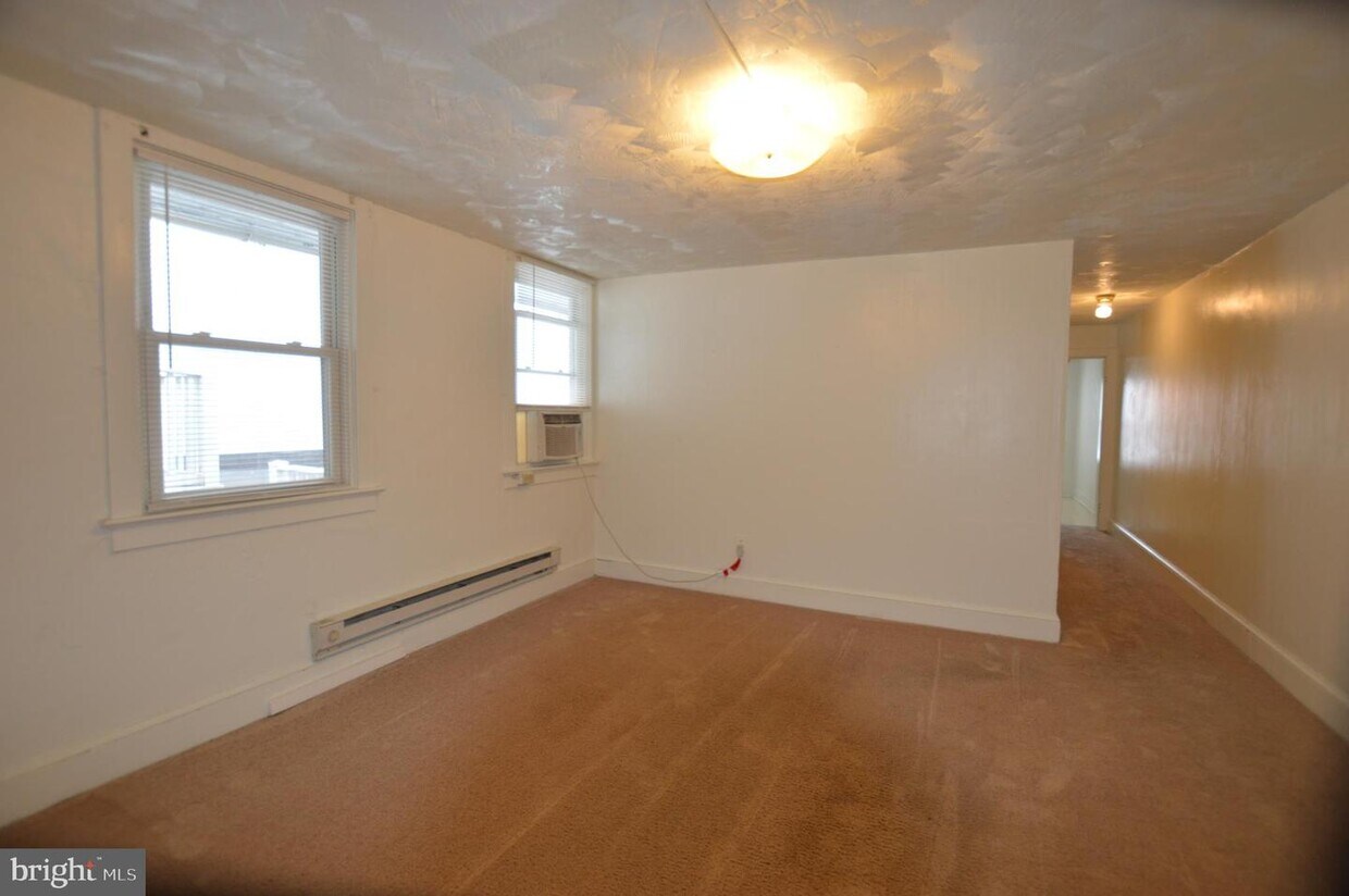 Primary Photo - 41 E Patrick St