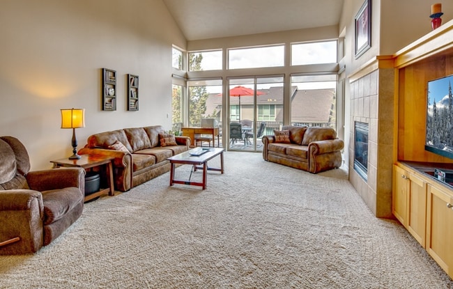 Building Photo - 2 Bed/2 Bath Single-Level Condo in Eagle C...