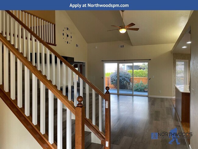 Foto del edificio - Lots of Room- 3 Bedroom 2 Bath Home with B...