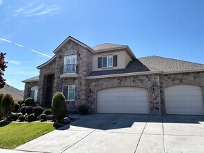 Building Photo - 5665 Piney View Ct