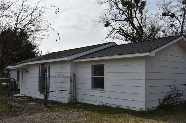 Foto del edificio - 108 E Kirby Ave