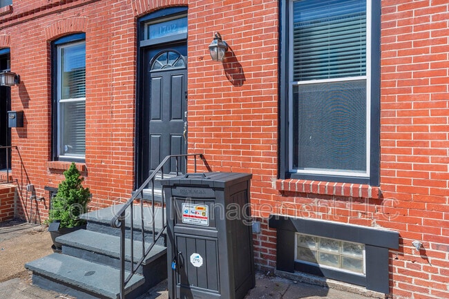 Foto del edificio - 1702 Patapsco St