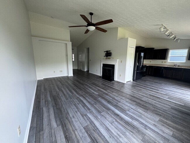 Foto del edificio - 2432 Bridlewood Dr