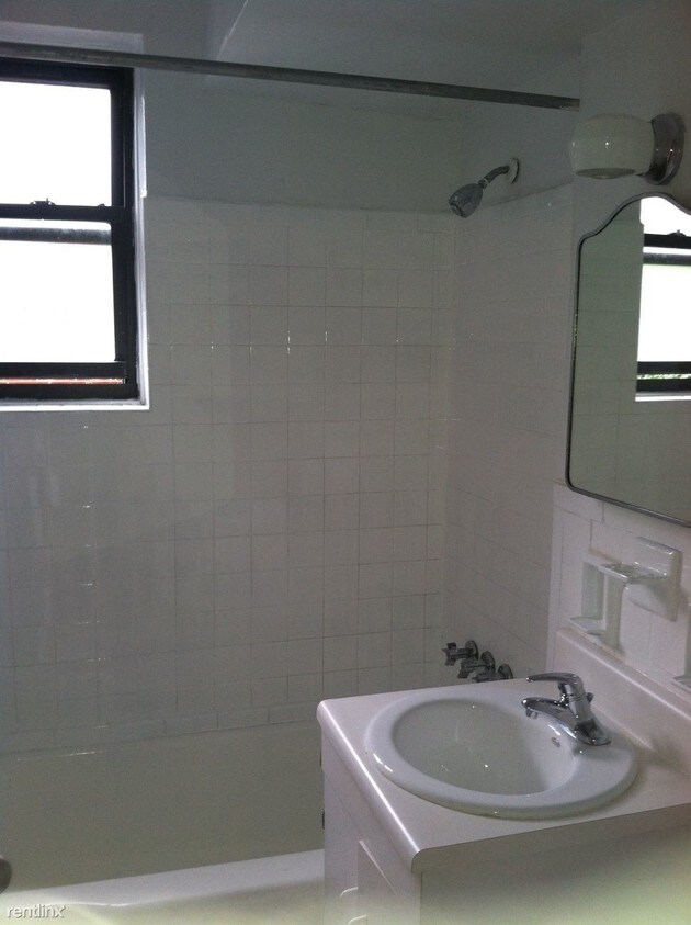 Foto principal - 8334 Kew Gardens Rd