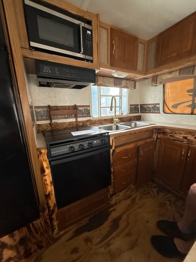 Building Photo - Multi mart RV Park