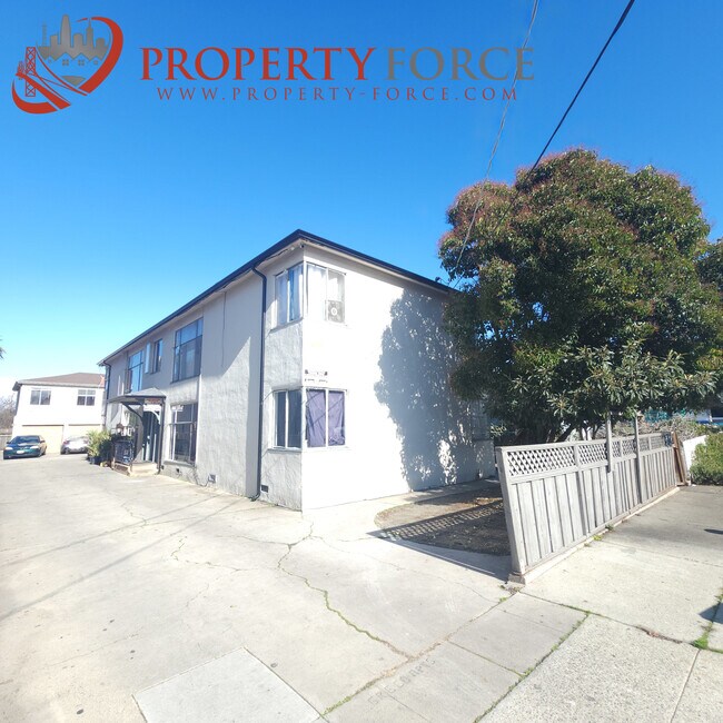 Building Photo - 335 Heller St