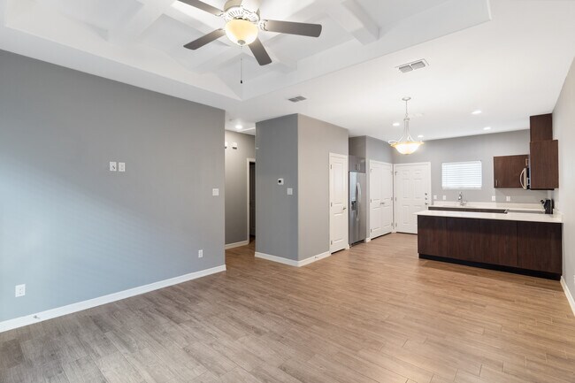 Dinning room - 1720 W Taft St