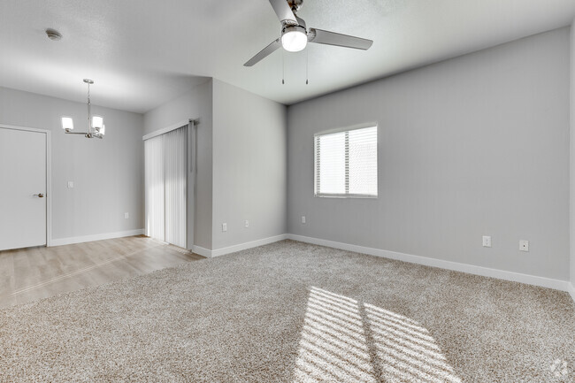 2BR, 2BA - 1068SF - Living Room - Citra