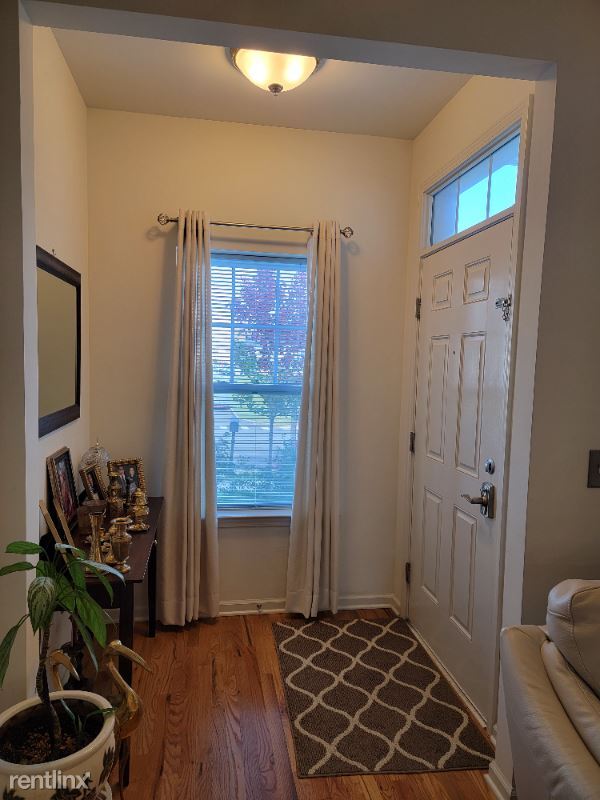 Building Photo - 3 br, 3.5 bath Townhome - 52 Clifford Circle