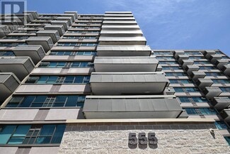Building Photo - 555-1555 Brittany Dr