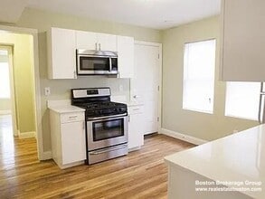 Building Photo - 4043 Washington St