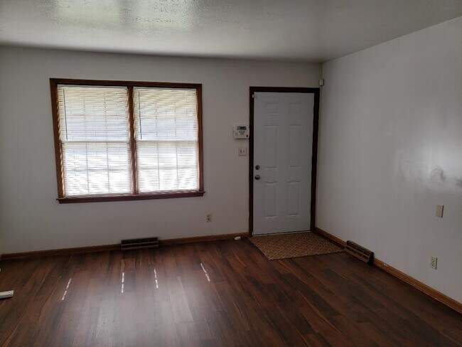 Building Photo - 12922 Beacon Ave