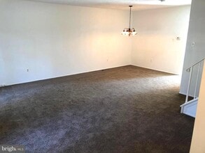 Building Photo - 56 Burgundy Dr