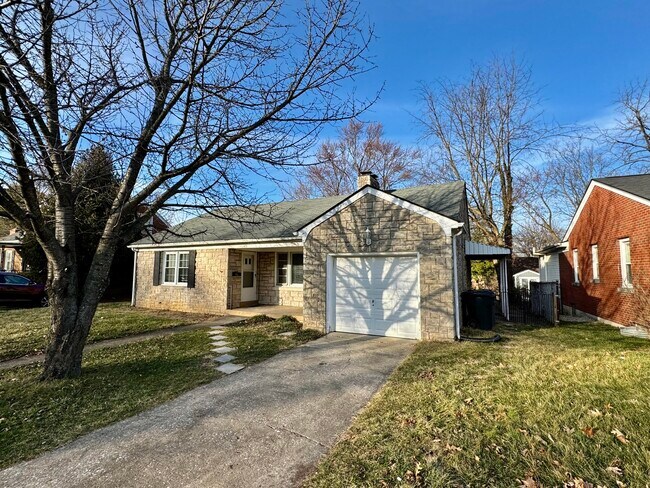 Building Photo - 479 Stratford Dr