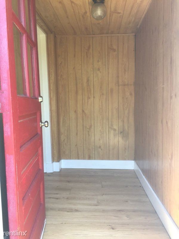 Building Photo - 3 br, 1 bath  - 280 S Main St 1st Floor