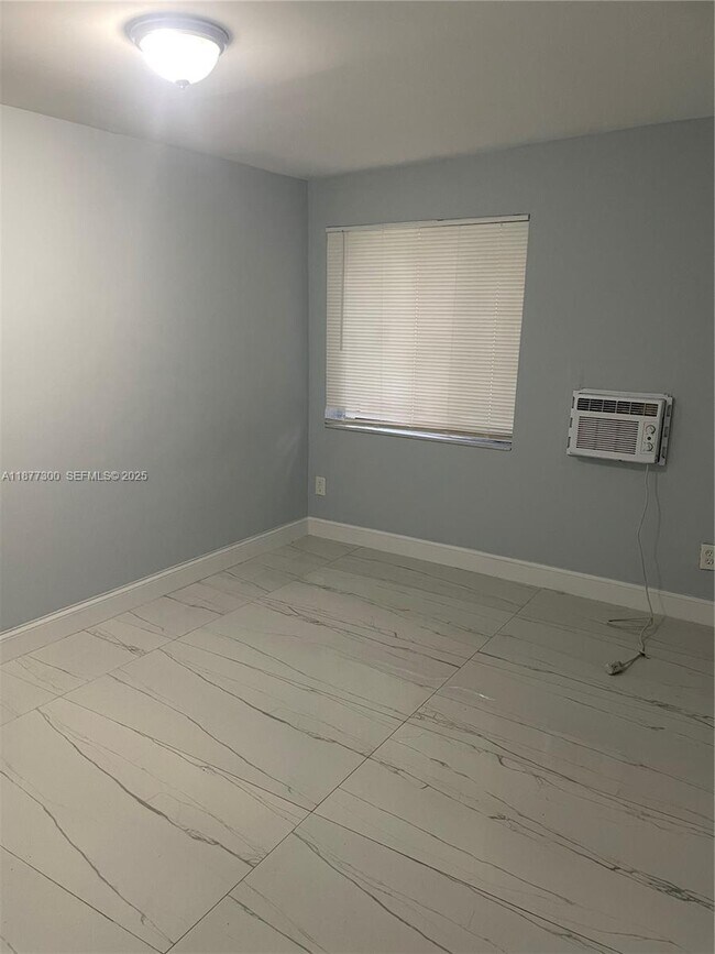 Foto del edificio - 2785 NW 59th St