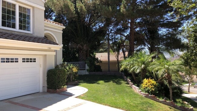 Foto del edificio - Stunning Sierra Del pro view home!