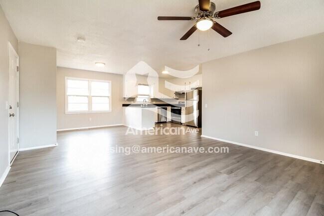 Foto del edificio - 213 Range View Rd