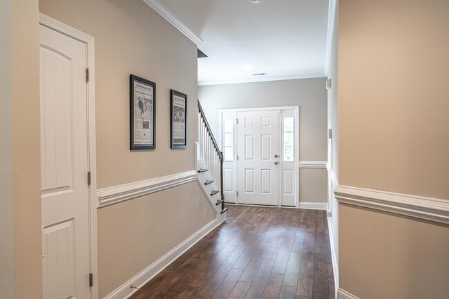 Building Photo - 749 Legacy Lakes Way