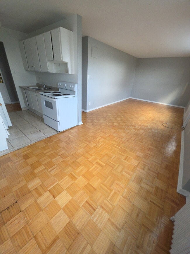 Building Photo - 17 Eccleston Dr