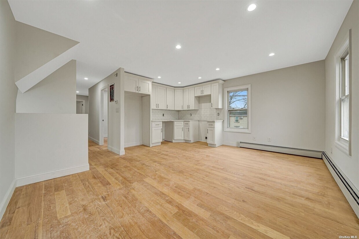Foto principal - 116-43 Newburg St