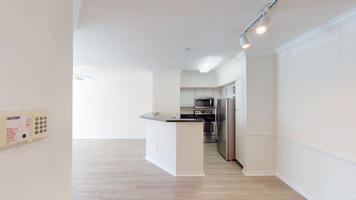 Photo - Ashton at Waterford Lakes Apartments