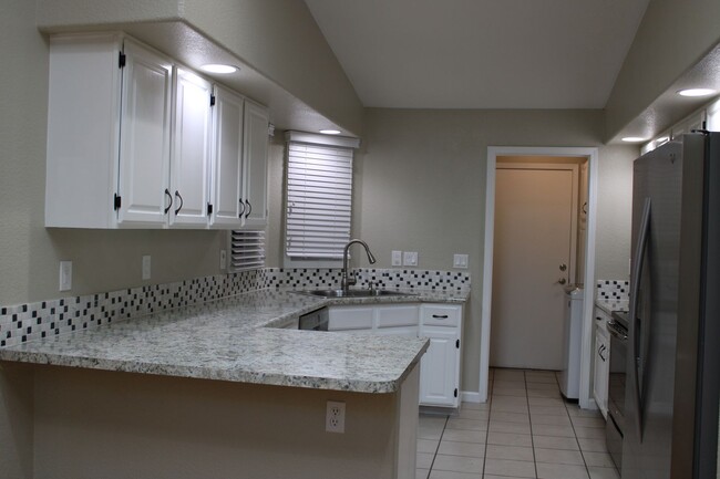 Foto del edificio - Beautiful 4 Bedroom Home in Midtown Fort C...