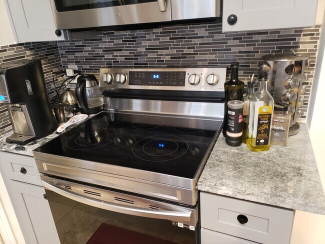 Building Photo - 4004 Christopher Way