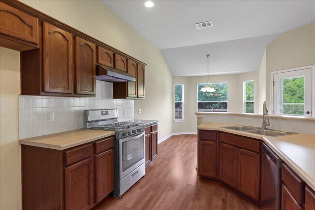 Building Photo - 5600 Netleaf Rd